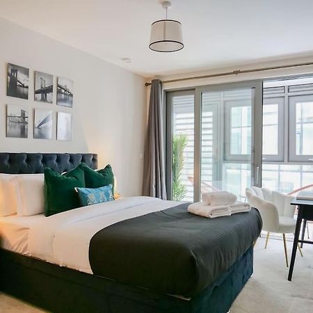 Apartament Stylish Urban Sanctuary With Parking Londyn Zewnętrze zdjęcie