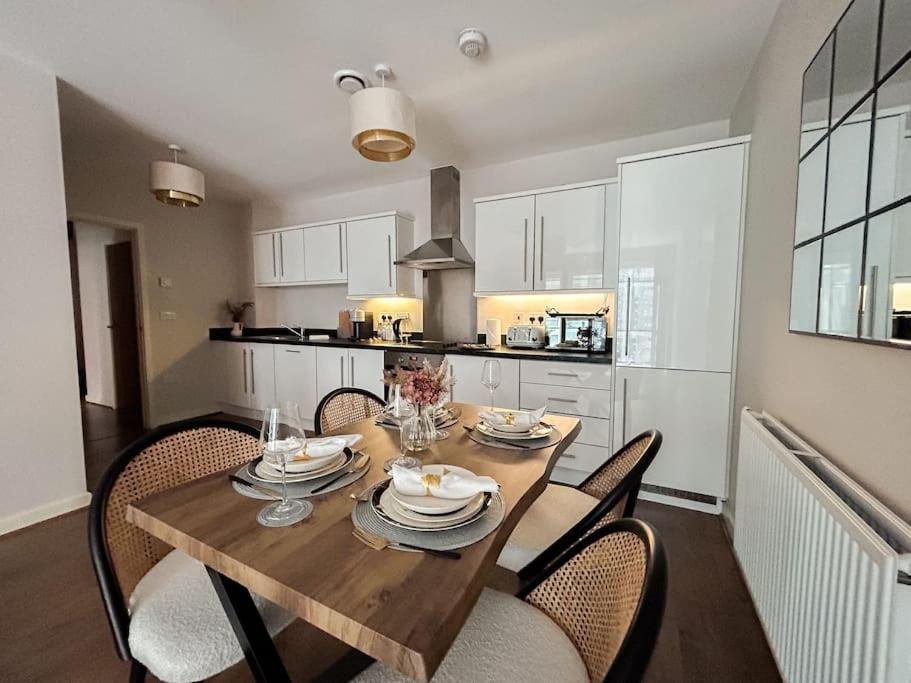 Apartament Stylish Urban Sanctuary With Parking Londyn Zewnętrze zdjęcie