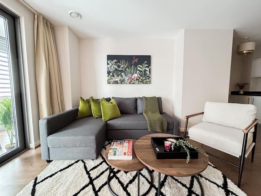 Apartament Stylish Urban Sanctuary With Parking Londyn Zewnętrze zdjęcie