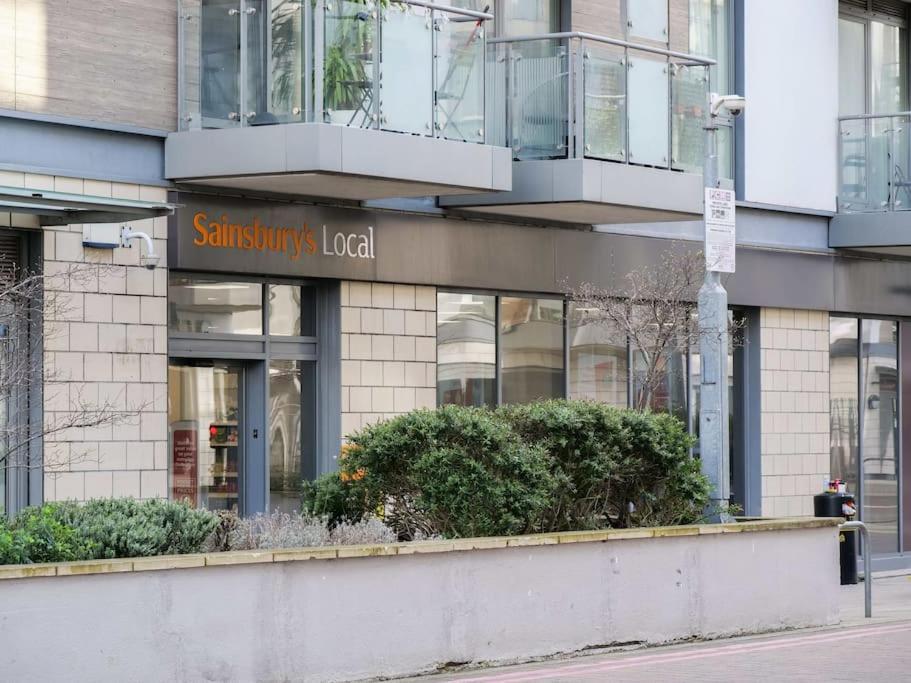 Apartament Stylish Urban Sanctuary With Parking Londyn Zewnętrze zdjęcie