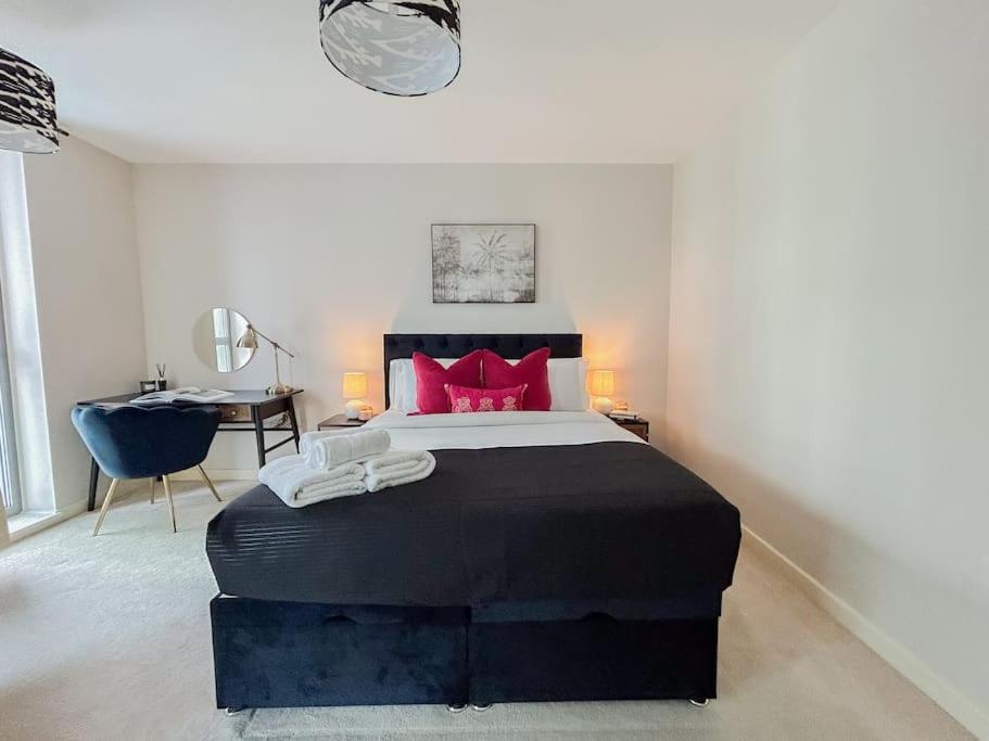 Apartament Stylish Urban Sanctuary With Parking Londyn Zewnętrze zdjęcie