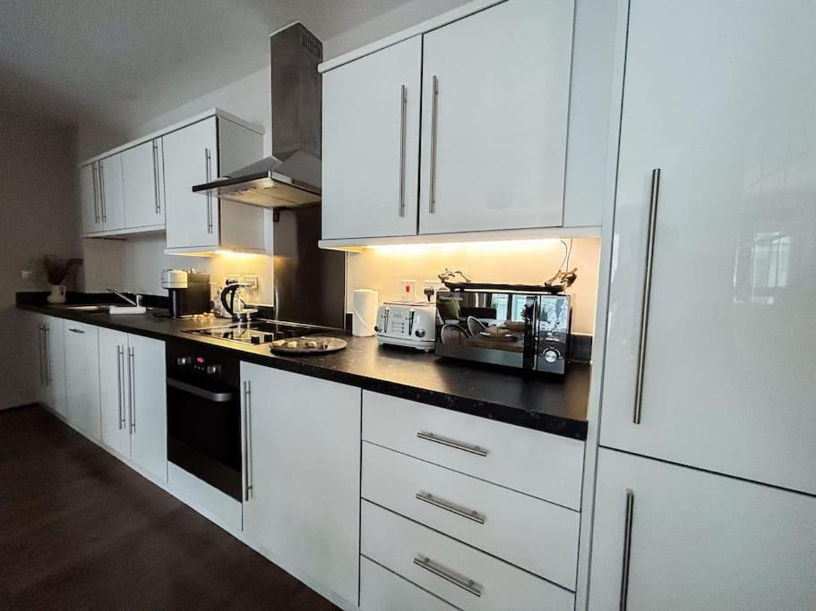 Apartament Stylish Urban Sanctuary With Parking Londyn Zewnętrze zdjęcie