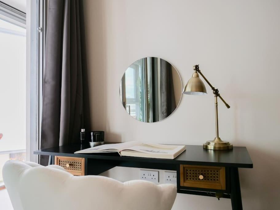 Apartament Stylish Urban Sanctuary With Parking Londyn Zewnętrze zdjęcie