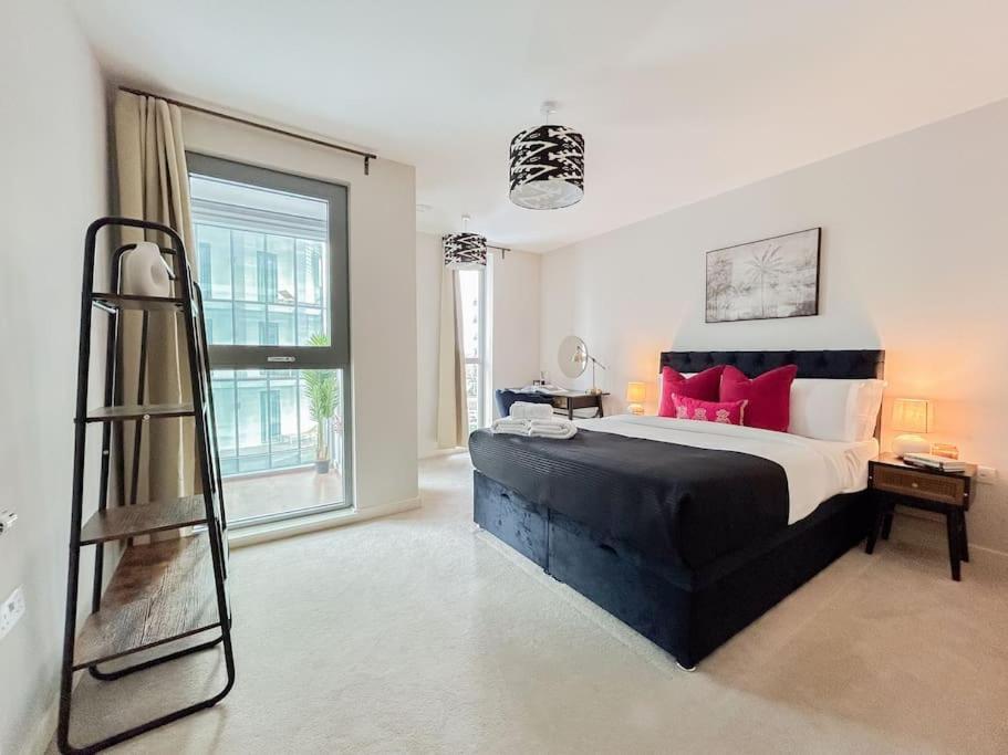 Apartament Stylish Urban Sanctuary With Parking Londyn Zewnętrze zdjęcie