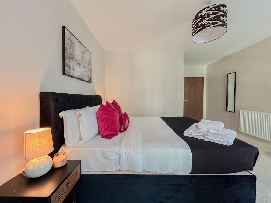 Apartament Stylish Urban Sanctuary With Parking Londyn Zewnętrze zdjęcie