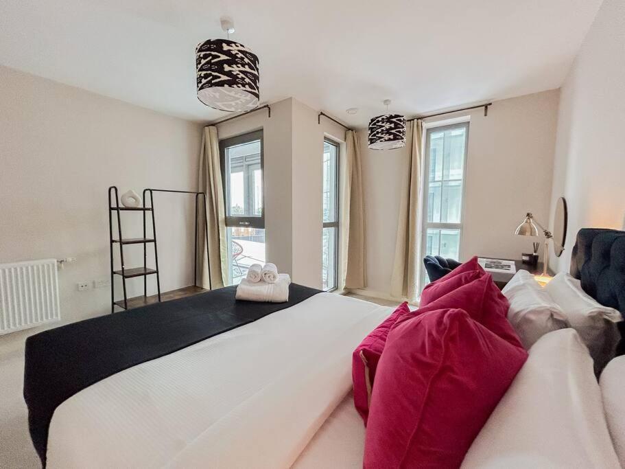 Apartament Stylish Urban Sanctuary With Parking Londyn Zewnętrze zdjęcie